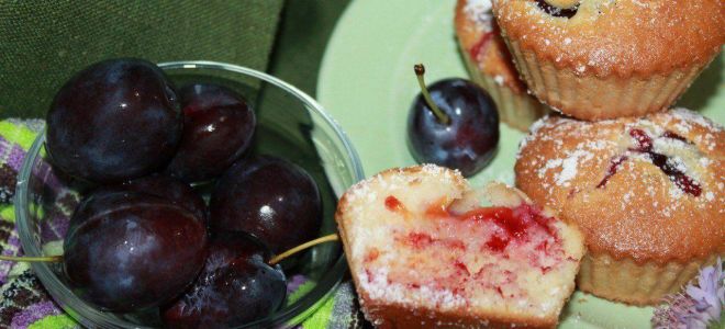 Маффины со сливами